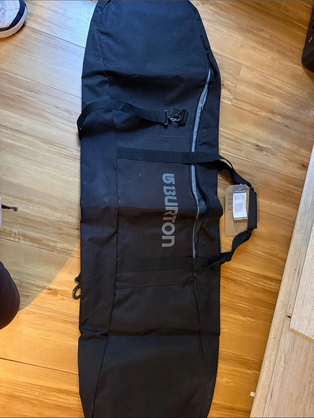 black burton snowboard bag Wheelie Flight Attendant 2026 – First Stop Board Barn Grab and Go With a cush removable shoulder strap Used Burton Padded Travel Snowboard